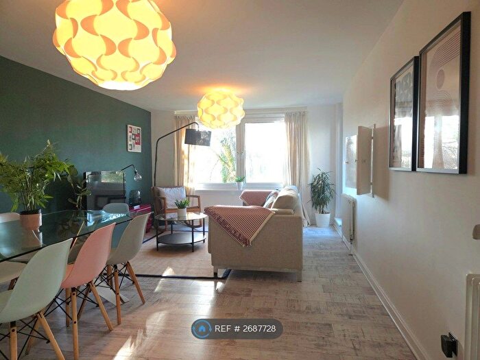 2 Bedroom Flat To Rent In Rowan Road, Glasgow, G41