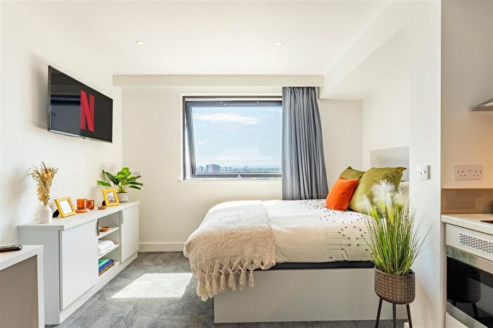 Studio To Rent In King William Street, Salford, M50