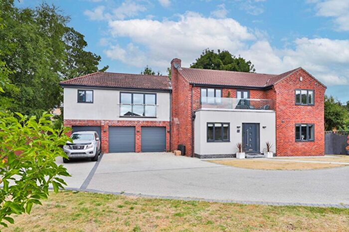 5 Bedroom Detached House For Sale In The Coachings, Cliff Road, Hessle, HU13