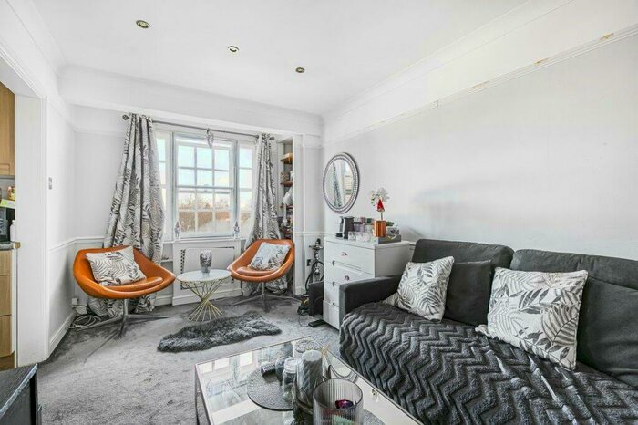 1 Bedroom Flat To Rent In West Road, Sawbridgeworth, Hertfordshire, CM21