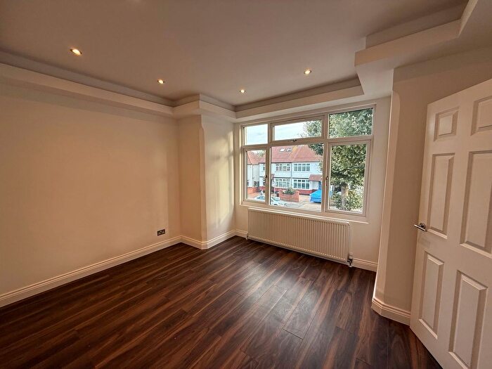 3 Bedroom Maisonette To Rent In Burnley Road, London, NW10