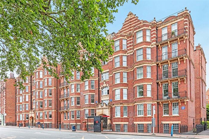 3 Bedroom Flat To Rent In Kenilworth Court, Putney, SW15