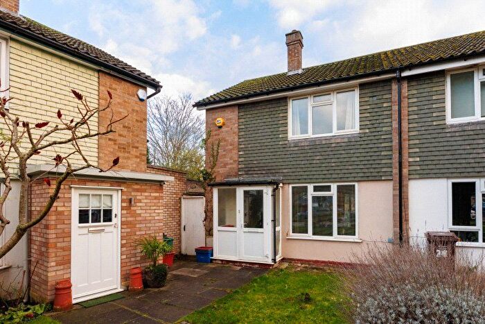 2 Bedroom Detached House For Sale In The Lindens, Hartington Road, London, W4