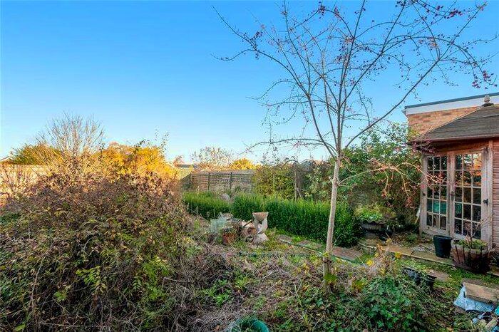 3 Bedroom Bungalow For Sale In St Johns Way, Hempton, Banbury, Oxfordshire, OX15