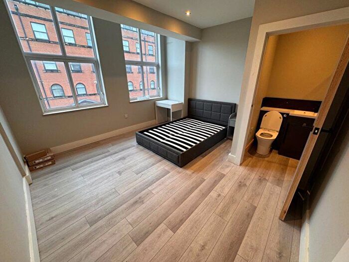 1 Bedroom Terraced House To Rent In Wood Street, Bolton, BL1