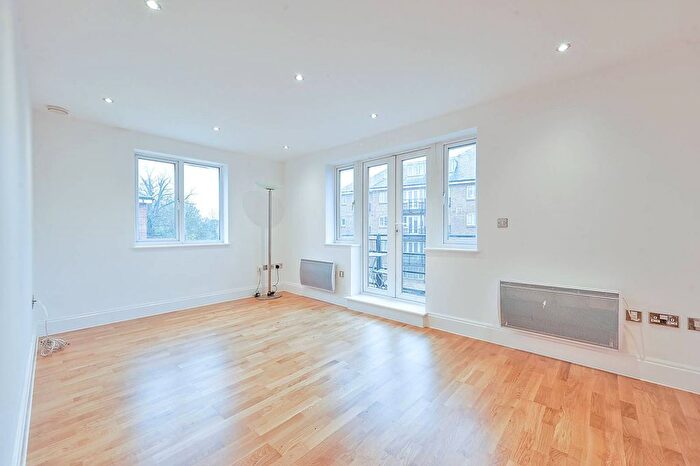 3 Bedroom Flat For Sale In Brentford Lock, Brentford, TW8
