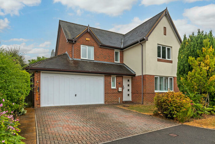 4 Bedroom Detached House To Rent In Monarch Way, Winchester, SO22