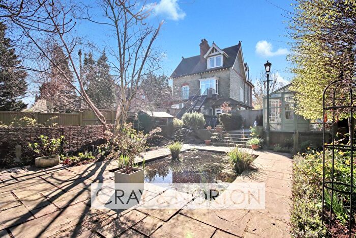 4 Bedroom Detached House For Sale In Addiscombe Road, Croydon, CR0