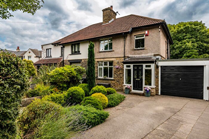 3 Bedroom Semi Detached House For Sale In The Grove, Hipperholme, Halifax, HX3