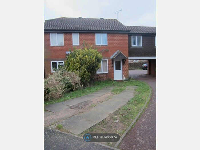 3 Bedroom Semi-Detached House To Rent In Essella Park, Ashford, TN24