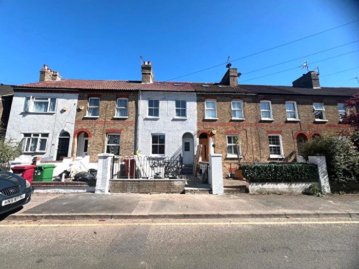 1 Bedroom Flat To Rent In Hencroft Street South, Slough, SL1