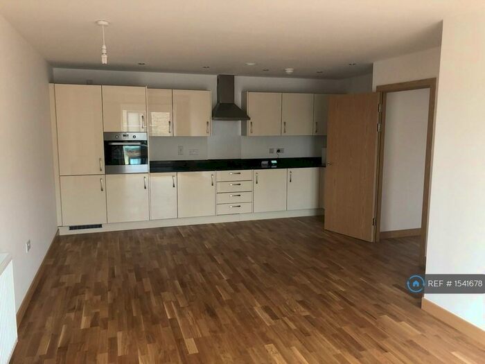 3 Bedroom Flat To Rent In William Mundy Way, Dartford, DA1