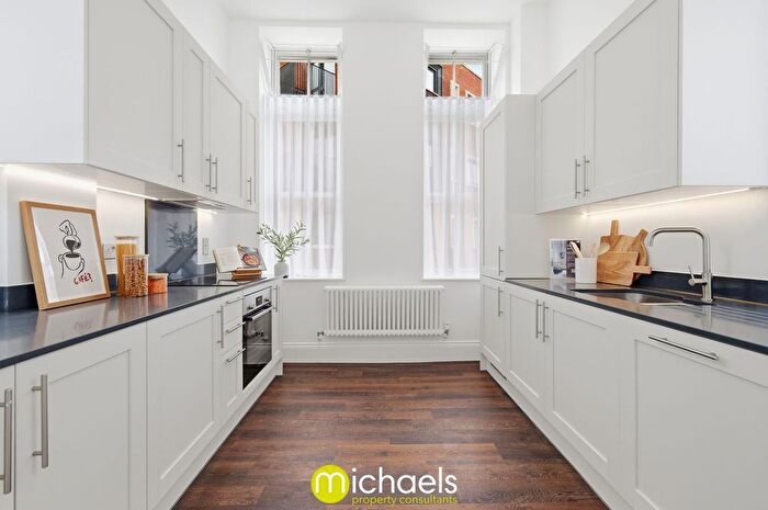 3 Bedroom Flat For Sale In Lexden Road, Colchester, CO3