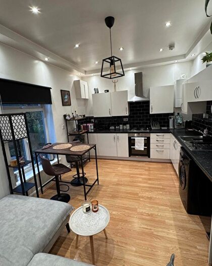 2 Bedroom Flat To Rent In Colliery Street, Manchester, M11