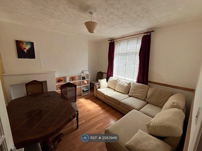 4 Bedroom Terraced House To Rent In Ryde Street, Hull, HU5