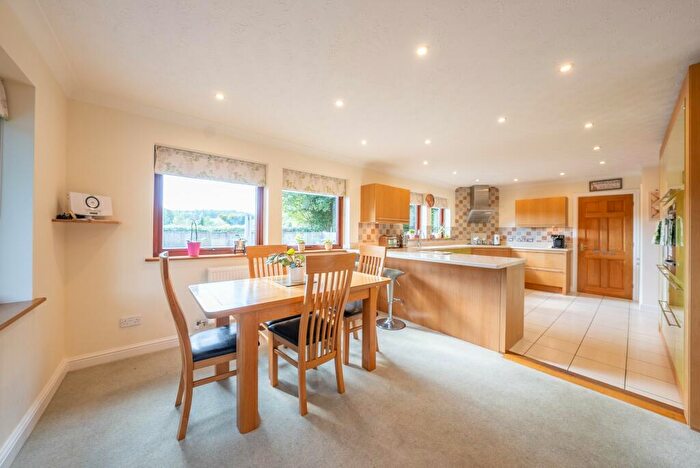 4 Bedroom Bungalow For Sale In The Narth, Monmouth, NP25