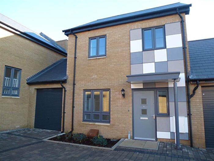 2 Bedroom Link Detached House To Rent In Kirtley Way, Ashford, TN24