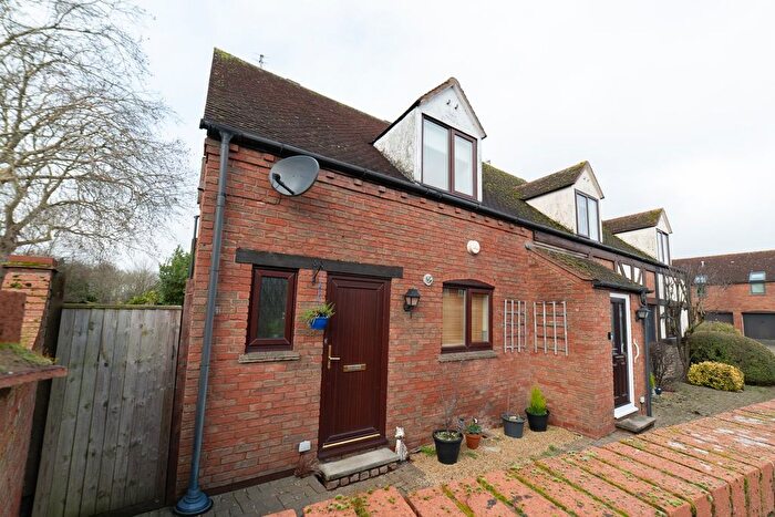 3 Bedroom Terraced House For Sale In Grange Drive, Bishops Cleeve, Cheltenham, GL52