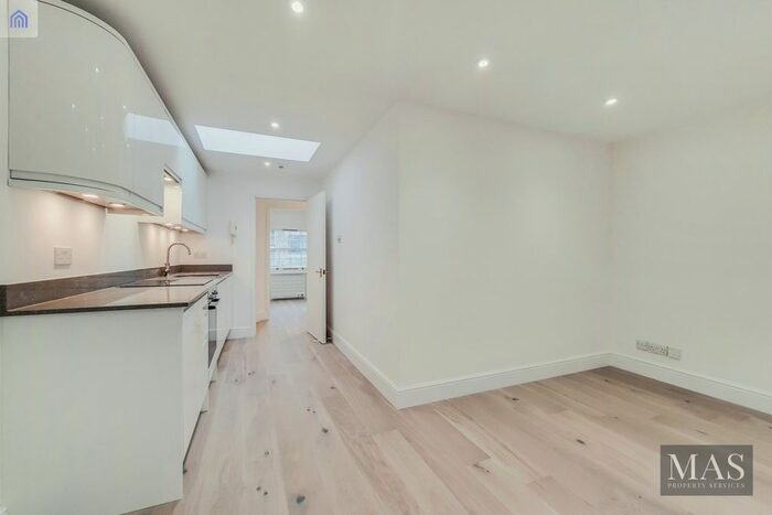 1 Bedroom Flat To Rent In Floral Street, London WC2E