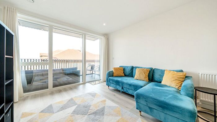 2 Bedroom Flat For Sale In Alderton Court, DA6