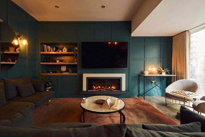 2 Bedroom Apartment To Rent In Chapel Street, Manchester, Greater Manchester, M3