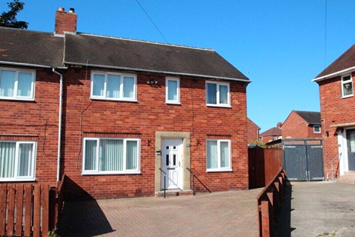 3 Bedroom Semi-Detached House For Sale In Elgin Avenue, Howdon, NE28