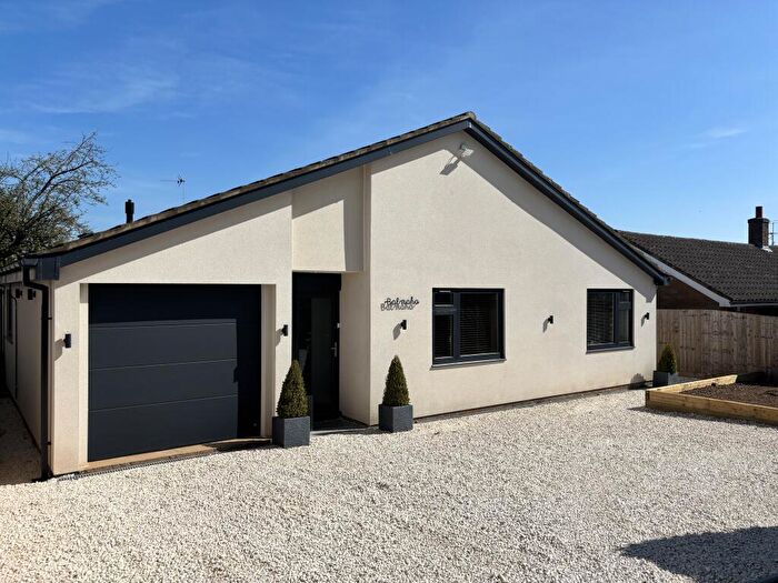 4 Bedroom Detached Bungalow For Sale In Elmcroft Road, Lutterworth, LE17