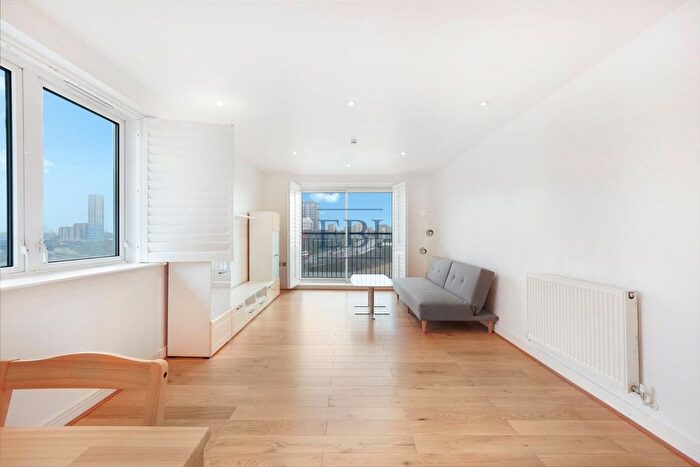 2 Bedroom Flat For Sale In Settlers Court, Newport Avenue, London, E14