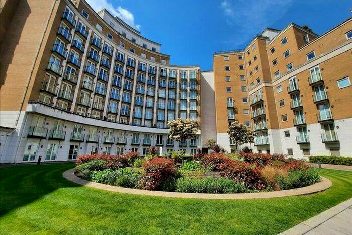 2 Bedroom Flat To Rent In Alberts Court, Palgrave Gardens, London, NW1