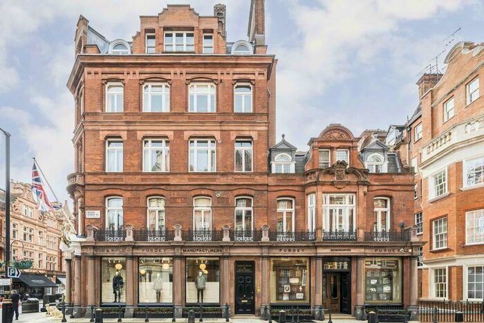 2 Bedroom Flat To Rent In Mount Street, London, W1K