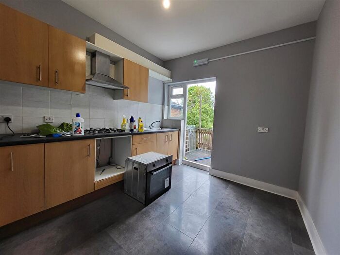 2 Bedroom Flat To Rent In Kashgar Road, Plumstead, SE18