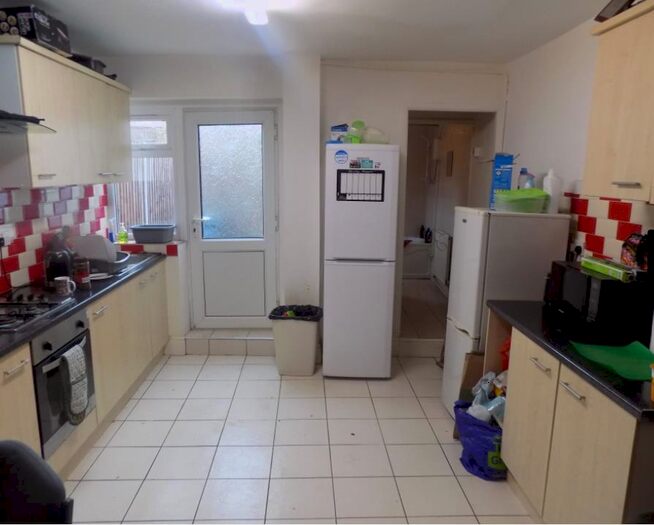 6 Bedroom Terraced House To Rent In North Road, Selly Oak, Birmingham, B29