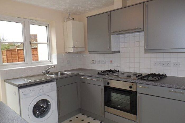 2 Bedroom Property To Rent In Elm Tree Close, Cambridge, CB23