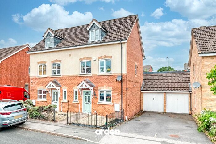 3 Bedroom Semi Detached House For Sale In Wheatcroft Close, Redditch, B97