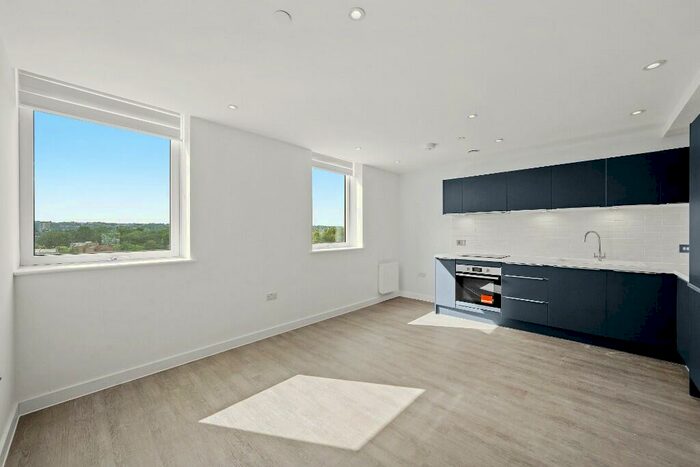 2 Bedroom Flat To Rent In Beckenham Road, Beckenham, London, BR3