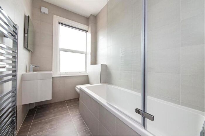 1 Bedroom Flat To Rent In Kings Road, Willesden, NW10