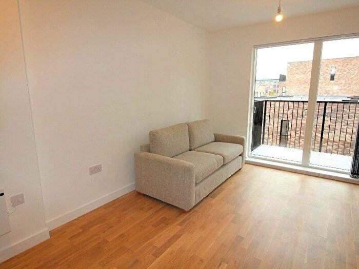 1 Bedroom Apartment To Rent In Islington Wharf Locks, Lockgate Mews, M4