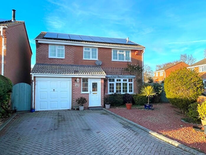 4 Bedroom Detached House For Sale In Sherwood Way, Langley, SO45