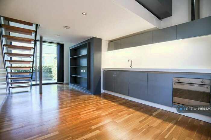 2 Bedroom Terraced House To Rent In Laburnum Street, Salford, M6