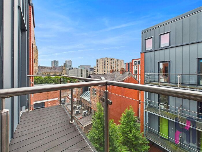 Studio To Rent In Chapel Street, Salford, M3