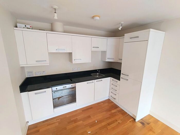 1 Bedroom Flat To Rent In School Street, Willenhall, Wolverhampton, WV13