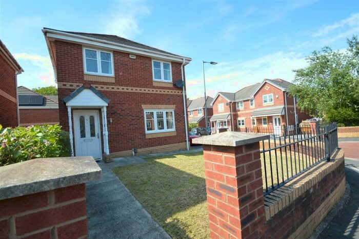 2 Bedroom Detached House To Rent In Drake Avenue, Wythenshawe, Manchester, M22