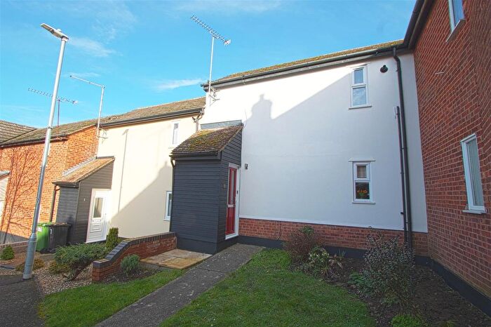 1 Bedroom Terraced House For Sale In Grosvenor Gardens, Billericay, CM12