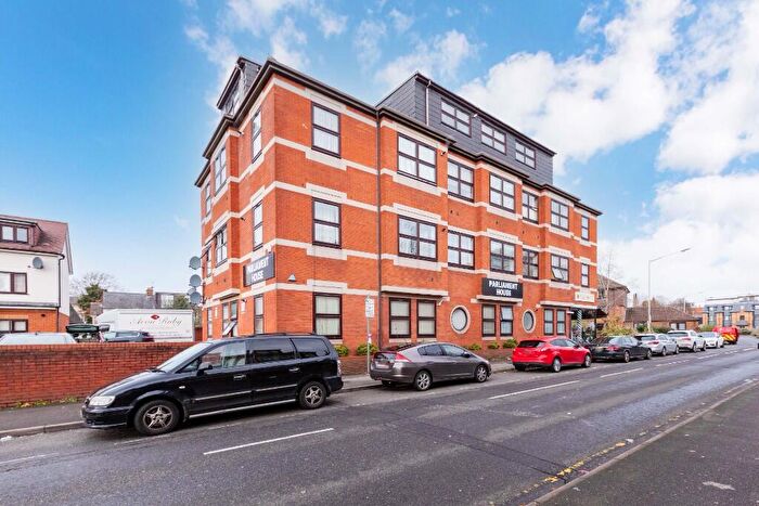 2 Bedroom Flat For Sale In St. Laurence Way, Slough, Berkshire, SL1