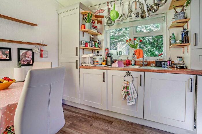 1 Bedroom Park Home For Sale In Mill Gardens, Blackpill, Swansea, SA3