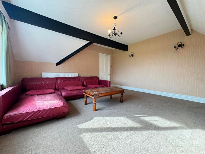 2 Bedroom Flat To Rent In A Arncliffe Road, LS16