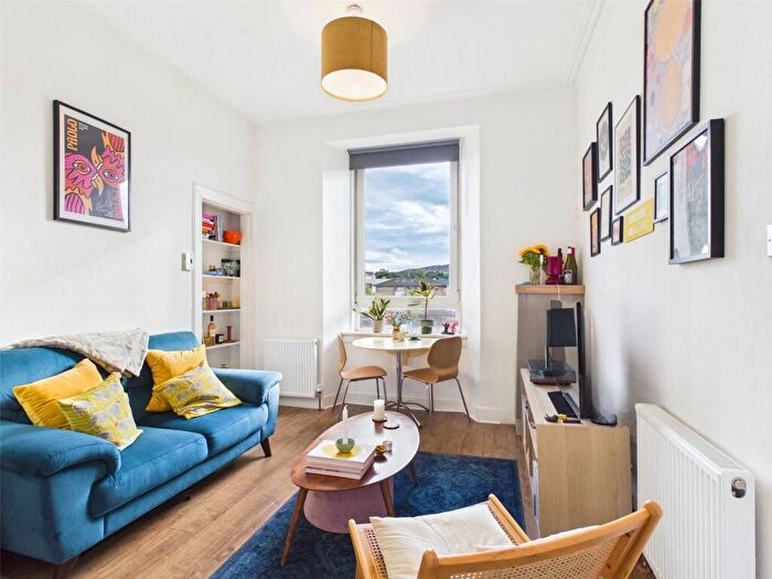 1 Bedroom Apartment To Rent In Albert Street, Edinburgh, Midlothian, EH7