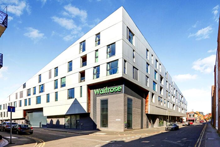 2 Bedroom Flat To Rent In Leapale Lane, Guildford, GU1