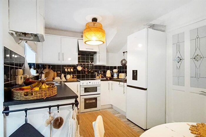 3 Bedroom Semi-Detached House For Sale In Kingsbury Mews, Darlington, DL1