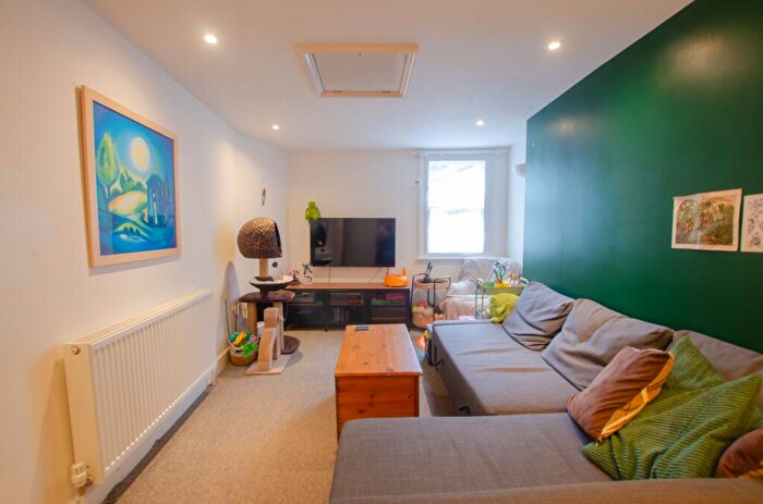 3 Bedroom Flat For Sale In Arnold Place Fore Street, Bodmin, PL31